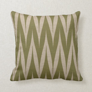 Coussin Olive tribale de motif de zigzag sur le regard de