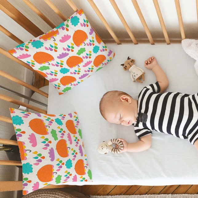 Coussin Orange Umbrellas with Clouds and Raindrops (Créateur téléchargé)