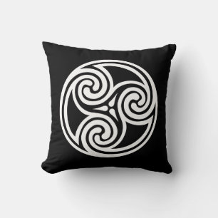 Coussin Ornement de Triskele celtique, noir et blanc