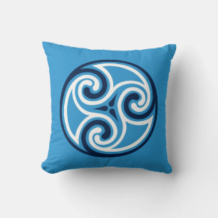 Coussin Ornement triskèle celtique, bleu ciel et blanc