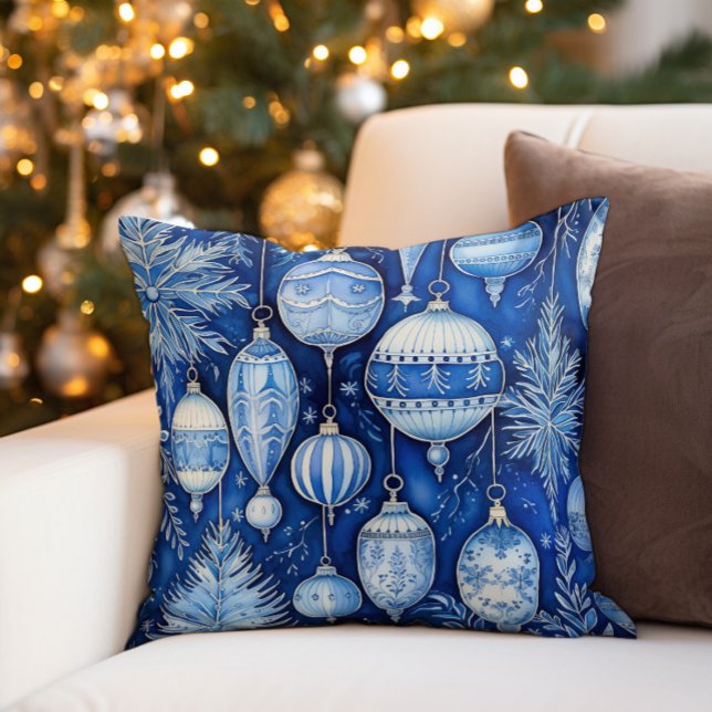 Coussin Ornements de Noël vintage Bleu Blanc (Blue and white vintage Christmas ornaments decorator pillow)