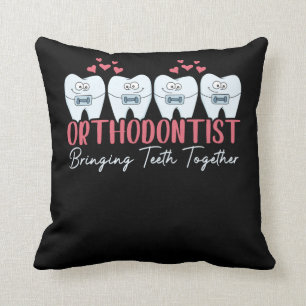 Coussin Orthodontiste qui rassemble les dents