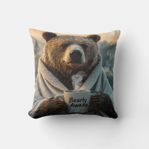 Coussin Ours en robe tenant de la Mug de café