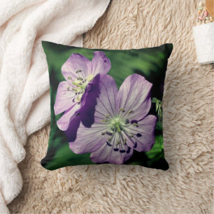Coussin Paire de fleurs de géranium violet joli
