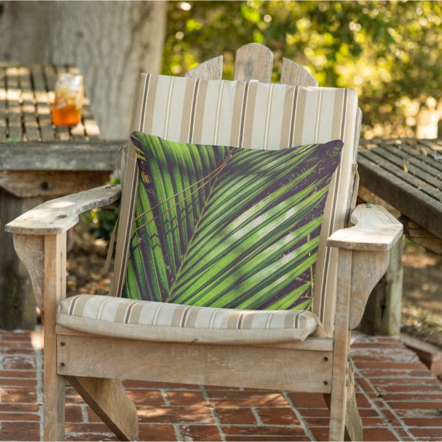 Coussin Palm Frond, aiguilles de pin et ombres Jeter l'ore (Chaise)
