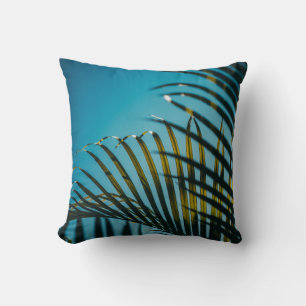 Coussin Palmier vert plante sous ciel bleu le matin