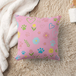 Coussin pastel empreinte de patte et coeurs