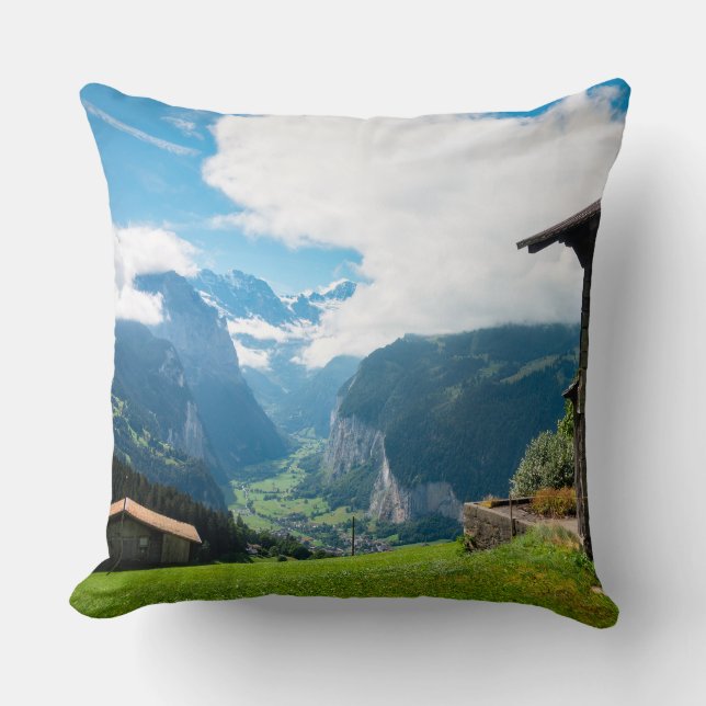 Coussin Paysage dans la vallée de Lauterbrunnen en Suisse (Recto)