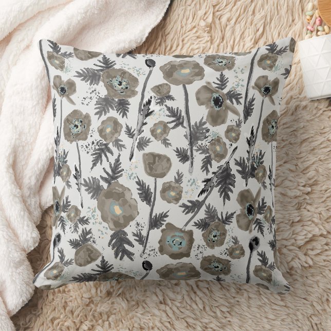 Coussin Pépies Aquarelle Motif Floral (Poppies Modern Gray Blue Watercolor Floral Pattern Throw Pillow from Jenn Steffen Studio Posies. )