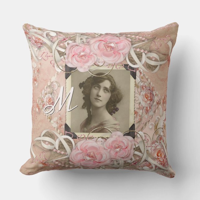 Coussin Perles victoriennes de roses de jeune mariée (Recto)