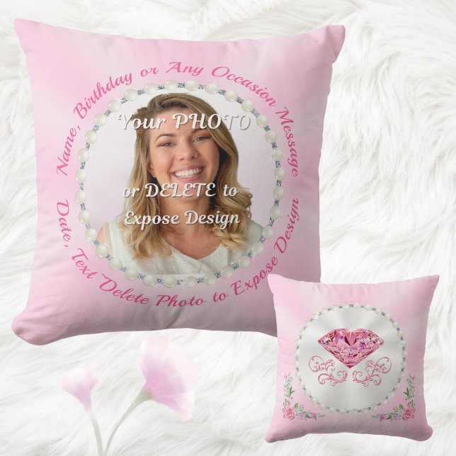 Coussin Personalized Photo Pillow, Pink Birthday Presents (Pink Throw Pillow. Photo birthday gifts. Pink birthday presents. Light Pink birthday gifts. Picture.)