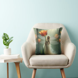 Coussin Petite Tulipe Fée en délicats vêtements