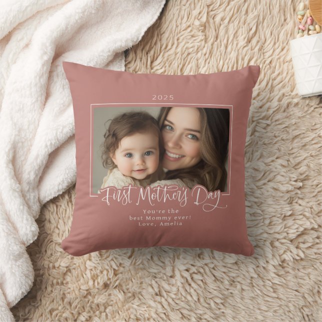 Coussin Photo de la première fête des mères de Dusty Pink (Couverture)