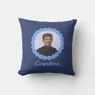 Coussin Photo grand-mère en bleu cadre de fleurs personnal