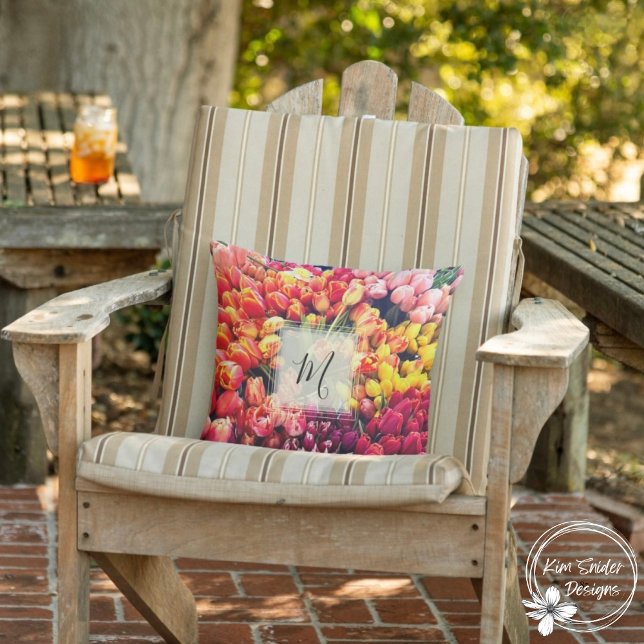 Coussin Photo Tulipe Lumineuse Avec Monogramme (Créateur téléchargé)