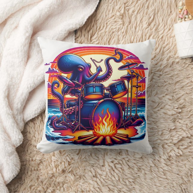 Coussin Pieuvre jouant à la batterie par un feu de camp au (Couverture)
