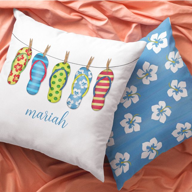 Coussin Plage de script de calligraphie personnalisée (Cute Beach Flip Flops Personalized Pillow. )