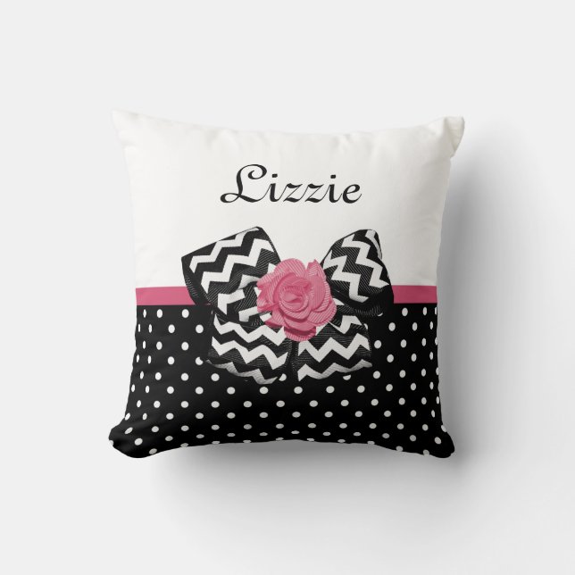 Coussin Points noirs mignons Rose rose Chevron Bow et nom (Recto)