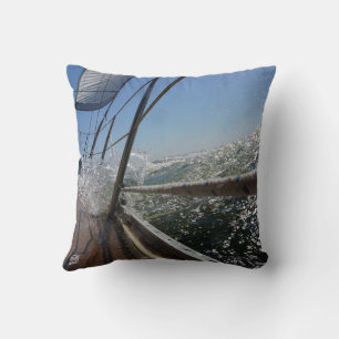 Coussin Pont sous l'eau, action.