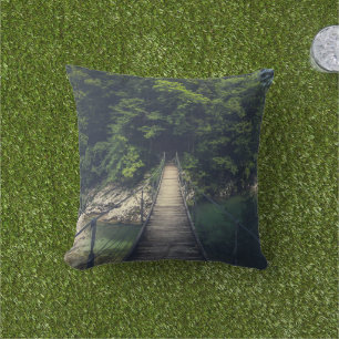Coussin Pont suspendu simple au-dessus de la rivière Idrij