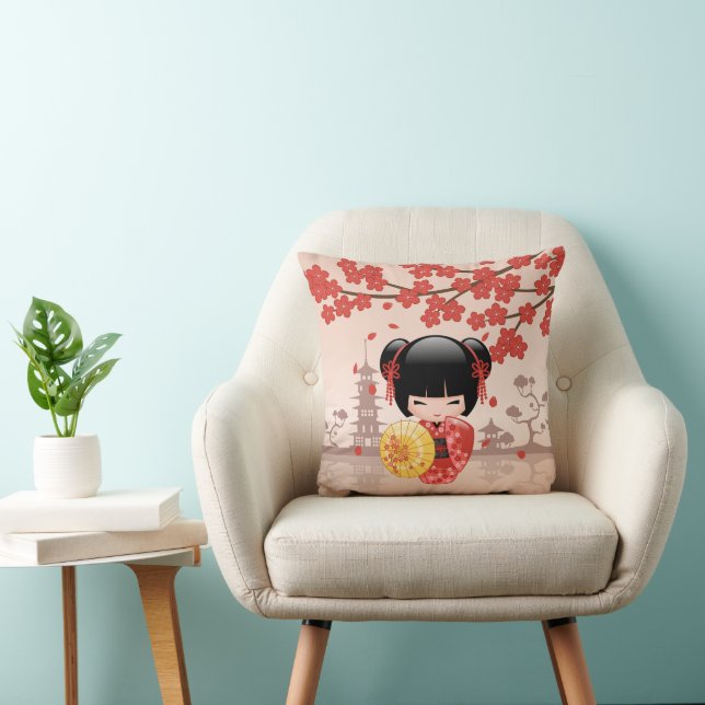 Coussin Poupée rouge Sakura Kokeshi - Geisha japonais (Chaise)