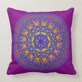 Coussin pourpre de mandala