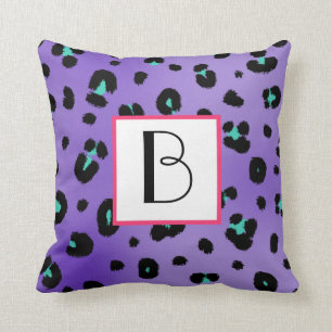 Coussin pourpre de monogramme d'empreinte de