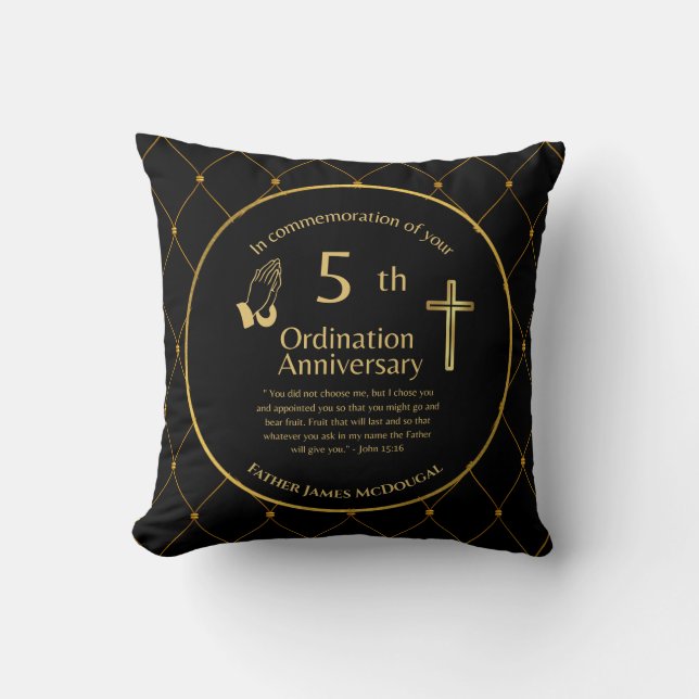 Coussin Prêtre personnalisé de la 5ème Ordination Annivers (Recto)