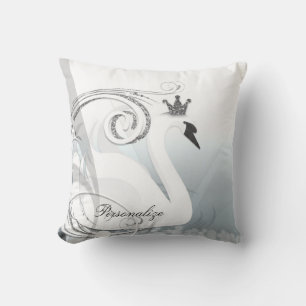 Coussin Princesse cygne argentée et blanche élégante sur m