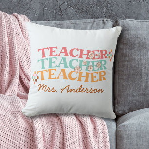 Coussin Professeur Rétro dans un Style Coloré des Années 7