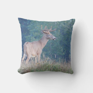 Coussin Profil de cerf blanc en champ