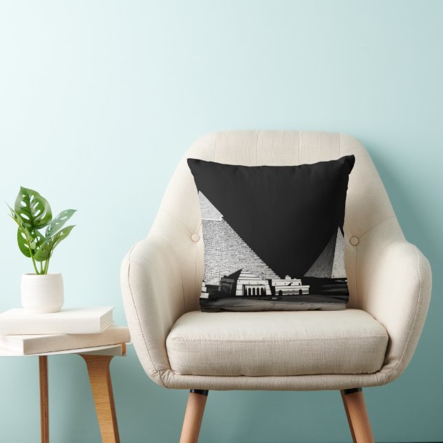 Coussin Pyramides noires et blanches (Chaise)