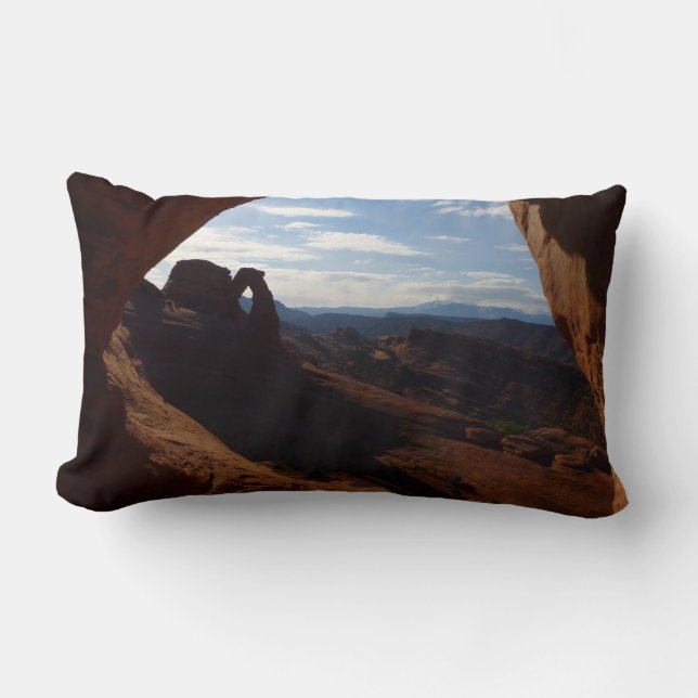 Coussin Rectangle Arche délicate à travers la fenêtre rocheuse à Arc (Recto)