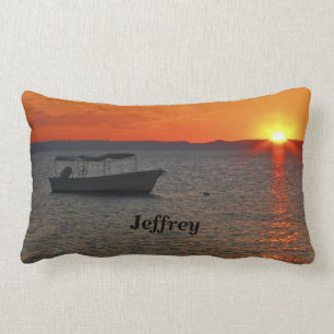 Coussin Rectangle Bateau de pêche au coucher du soleil Nom personnal