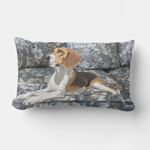 Coussin Rectangle Beagle blanc Tan & noir sur un canapé bleu à fleur