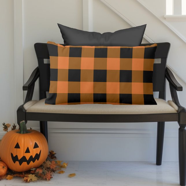 Coussin Rectangle Buffle noir et orange plaid automne Halloween (Black and Orange Buffalo Plaid Lumbar Pillow for Autumn or Halloween)