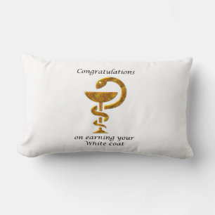 Coussin Rectangle Cérémonie de remise de manteau blanc de pharmacie