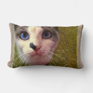Coussin Rectangle Chat aux yeux bleus par Alexandra Cook