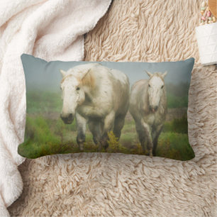 Coussin Rectangle Chevaux blancs de Camargue en champ