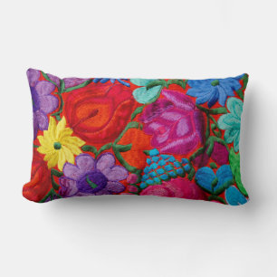 Coussin Rectangle Détail d'un textile floral à broderie traditionnel