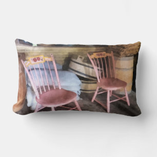 Coussin Rectangle Deux chaises roses au magasin général