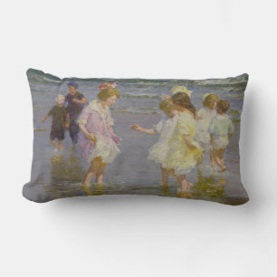 Coussin Rectangle Enfants marchant sur la plage (par E.H. Potthast)