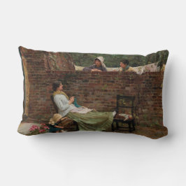 Coussin Rectangle Femmes qui discutent au-dessus du mur du jardin (c