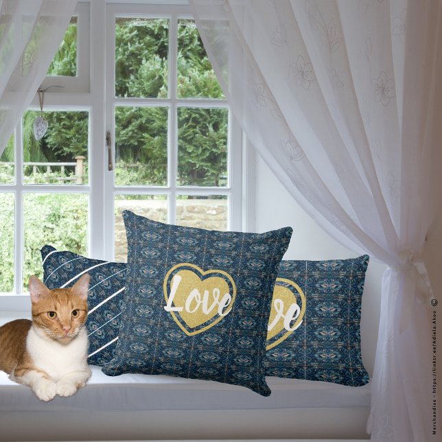 Coussin Rectangle Jeter l'oreiller - AMOUR de la poète Adiela Akoo (Blue Stripe Throw Pillows by Poet Adiela Akoo. Love it? Get it! Browse my store for more great buys!)