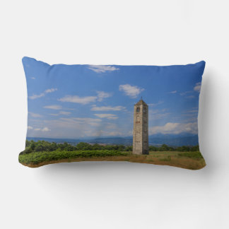 Coussin Rectangle La tour clocher médiévale solitaire sur l'oreiller
