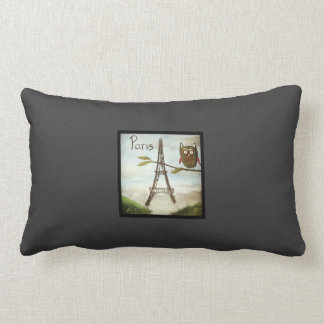 Coussin Rectangle Le hibou visite Paris, partie Deux- l'appui