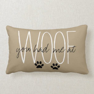 COUSSIN RECTANGLE LE JET CHIC PILLOW_ " VOUS M'AVEZ EU CHEZ WOOF "