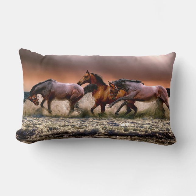 Coussin Rectangle Les amateurs de chevaux sauvages sur la plage (Recto)