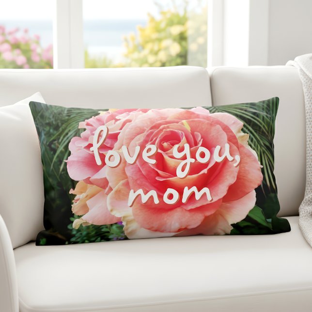 Coussin Rectangle Love You Mom Pink Rose Script photo Bold Modern (Créateur téléchargé)