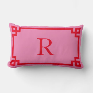 Coussin Rectangle Monogramme de clé grecque rose et rouge